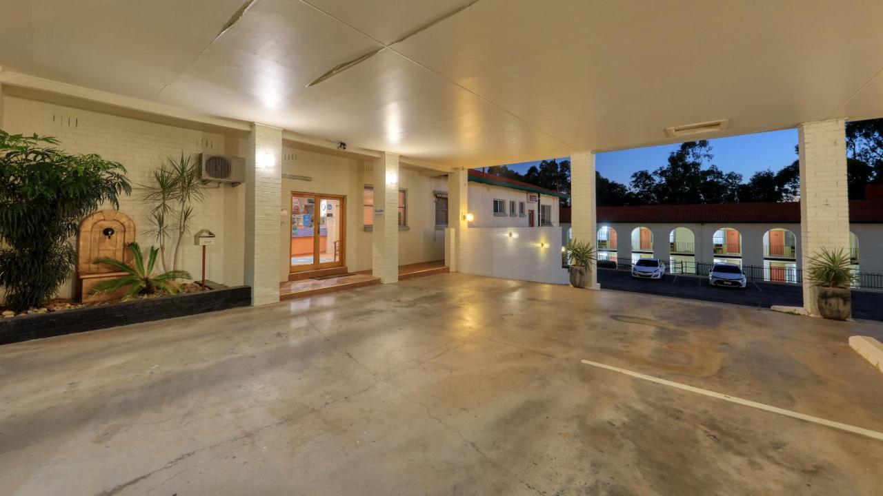 Bishops Lodge Narrandera Exterior foto